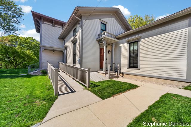 511 W Clay Avenue, Muskegon, MI 49440