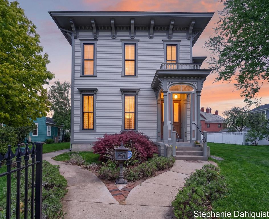 511 W Clay Avenue, Muskegon, MI 49440