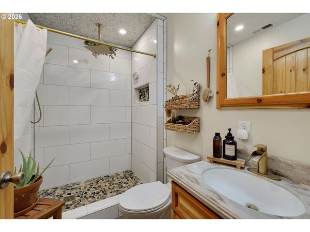 8130 HIGHWAY 47, Carlton, OR 97111