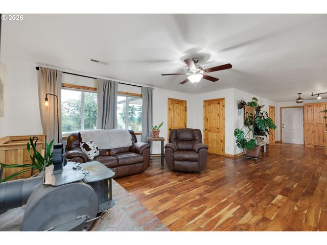 8130 HIGHWAY 47, Carlton, OR 97111