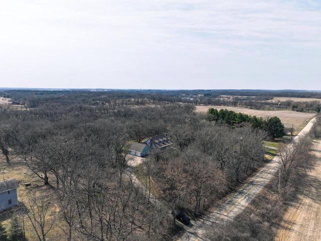 w7939 Territorial Road, Delavan, WI 53115