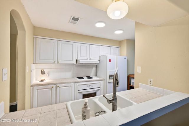 107 Myrtle Avenue, Ocean Springs, MS 39564