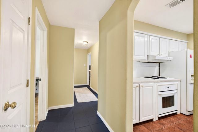 107 Myrtle Avenue, Ocean Springs, MS 39564