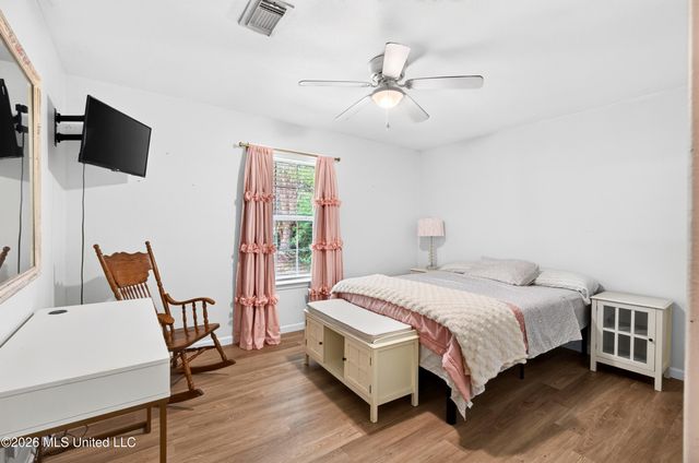 107 Myrtle Avenue, Ocean Springs, MS 39564