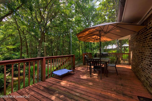 107 Myrtle Avenue, Ocean Springs, MS 39564