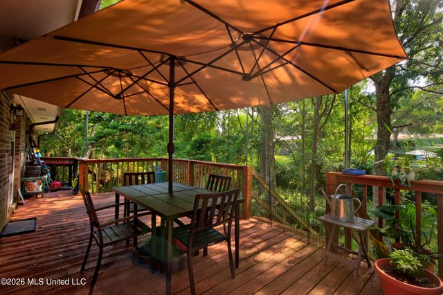 107 Myrtle Avenue, Ocean Springs, MS 39564