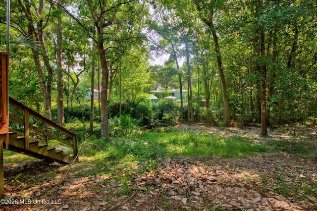 107 Myrtle Avenue, Ocean Springs, MS 39564