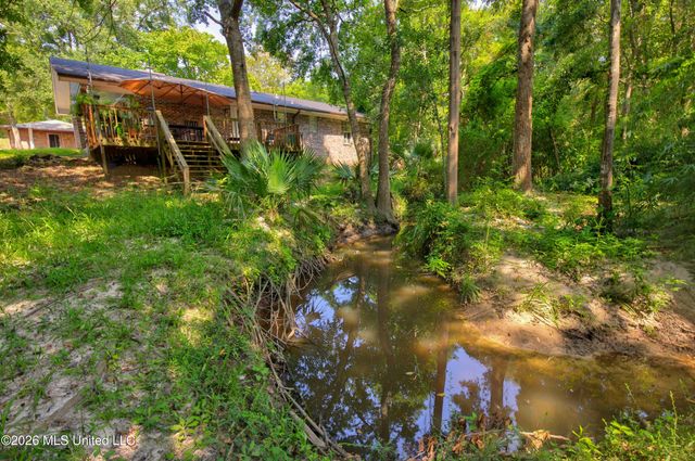 107 Myrtle Avenue, Ocean Springs, MS 39564