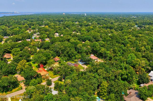 107 Myrtle Avenue, Ocean Springs, MS 39564