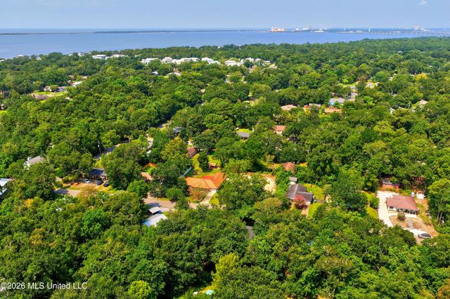 107 Myrtle Avenue, Ocean Springs, MS 39564
