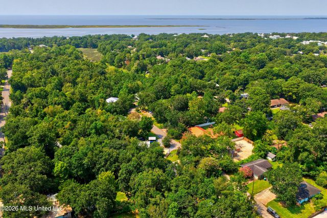 107 Myrtle Avenue, Ocean Springs, MS 39564