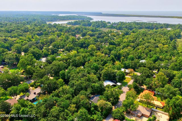 107 Myrtle Avenue, Ocean Springs, MS 39564