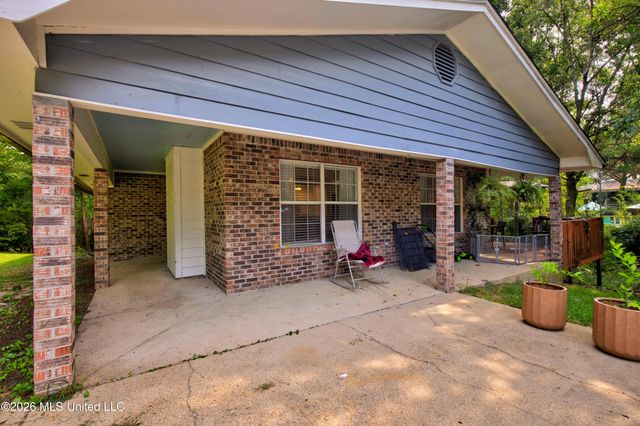 107 Myrtle Avenue, Ocean Springs, MS 39564