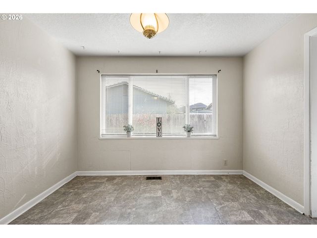 790 E 32ND Ave, Eugene, OR 97405