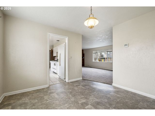 790 E 32ND Ave, Eugene, OR 97405