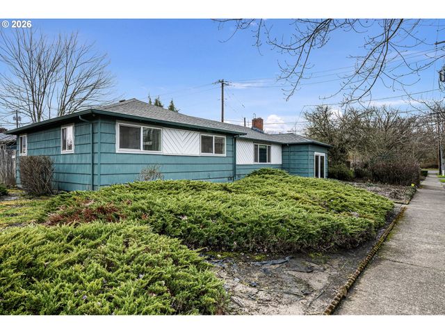 790 E 32ND Ave, Eugene, OR 97405