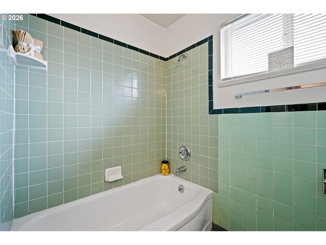 790 E 32ND Ave, Eugene, OR 97405