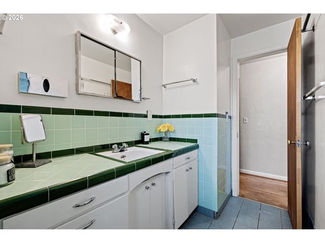 790 E 32ND Ave, Eugene, OR 97405