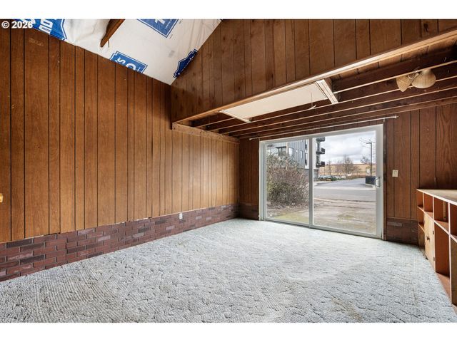 790 E 32ND Ave, Eugene, OR 97405