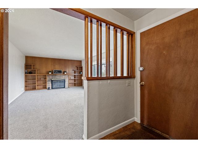 790 E 32ND Ave, Eugene, OR 97405