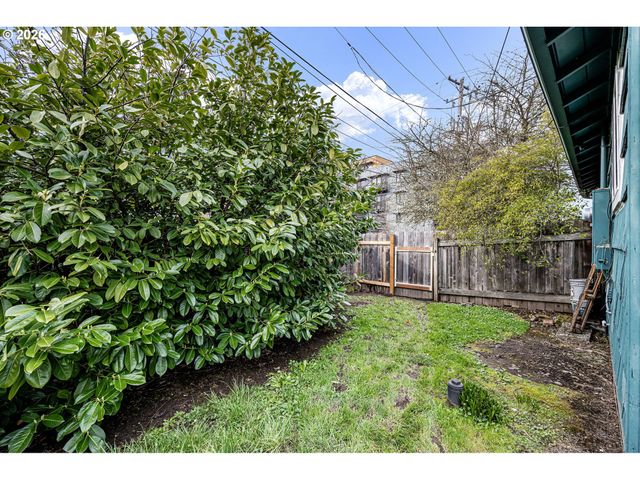 790 E 32ND Ave, Eugene, OR 97405