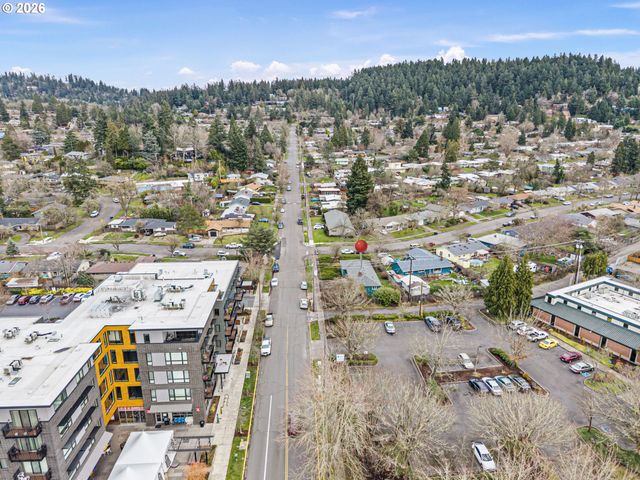 790 E 32ND Ave, Eugene, OR 97405