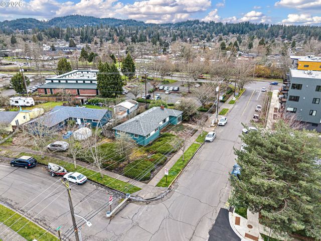 790 E 32ND Ave, Eugene, OR 97405