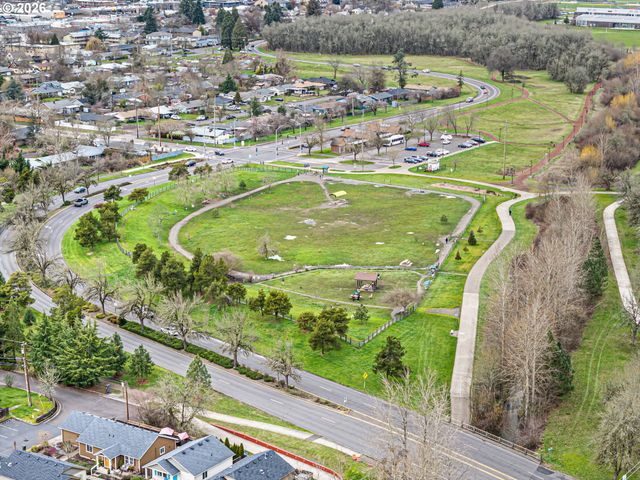 790 E 32ND Ave, Eugene, OR 97405