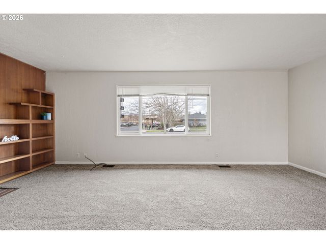 790 E 32ND Ave, Eugene, OR 97405