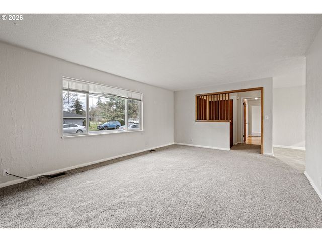 790 E 32ND Ave, Eugene, OR 97405