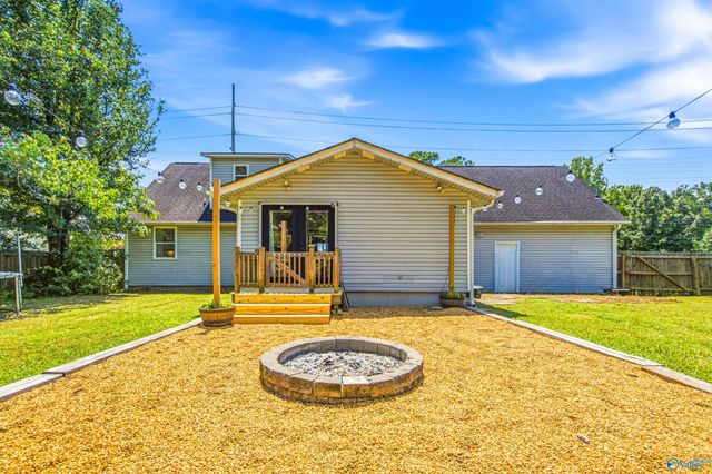 716 W Sanderfer Road, Athens, AL 35611