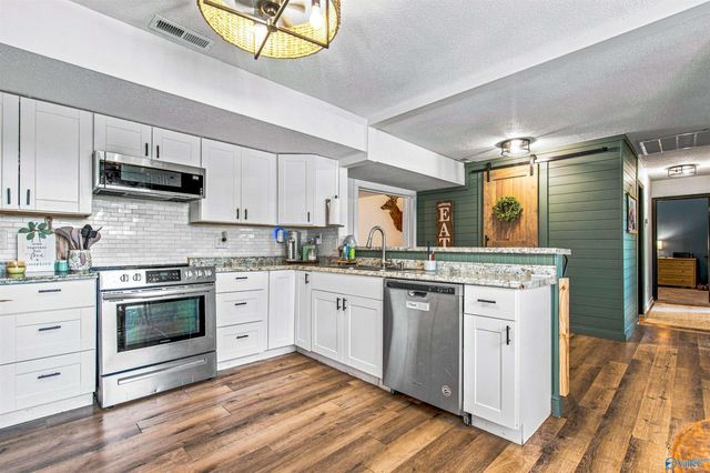 716 W Sanderfer Road, Athens, AL 35611