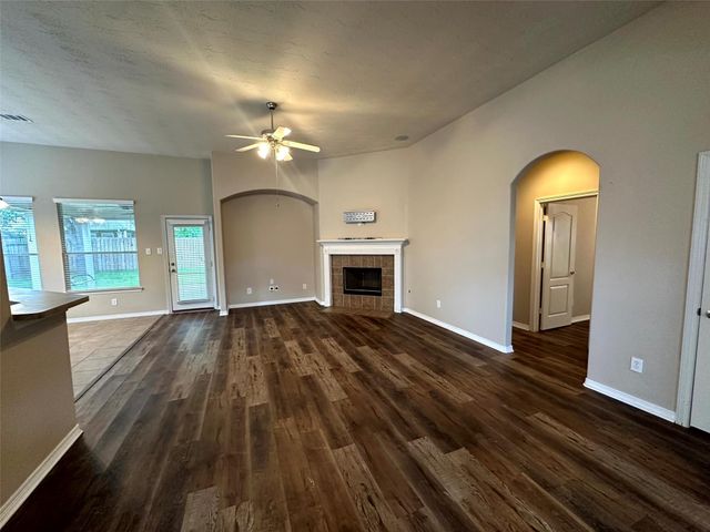 2047 Lulach Lane, Conroe, TX 77301