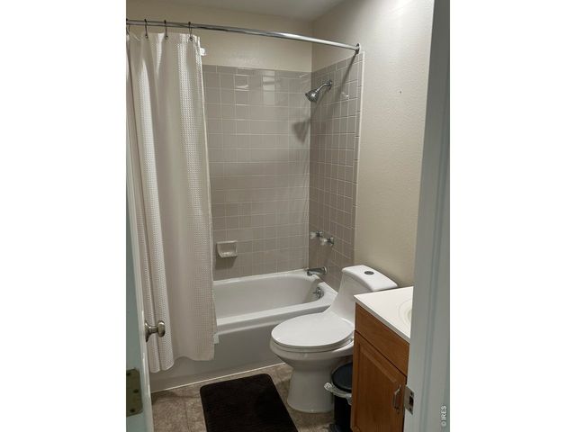 1013 W 41st St, Loveland, CO 80538