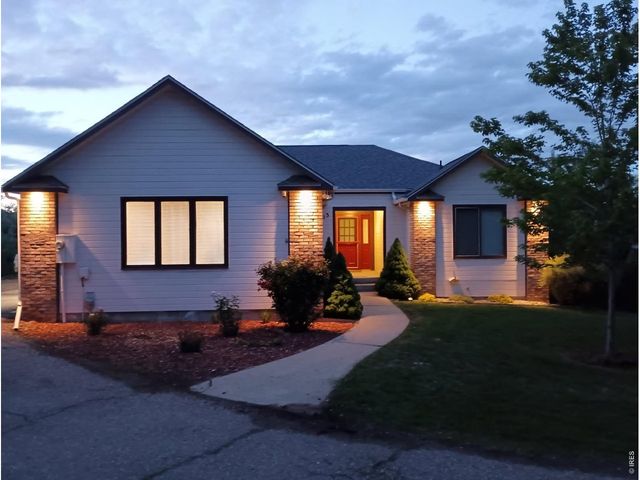 1013 W 41st St, Loveland, CO 80538