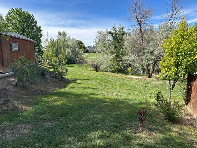 1013 W 41st St, Loveland, CO 80538