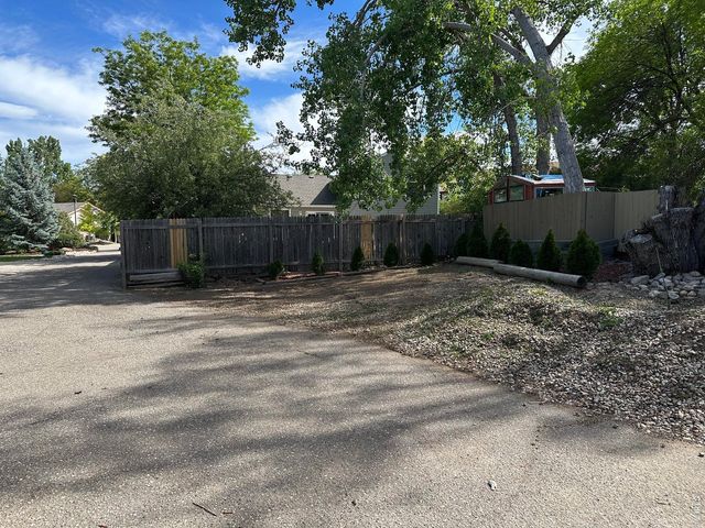 1013 W 41st St, Loveland, CO 80538