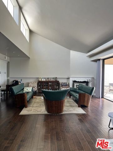 4460 Wilshire Boulevard 701, Los Angeles, CA 90010