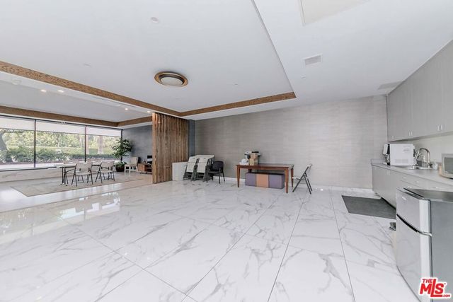4460 Wilshire Boulevard 701, Los Angeles, CA 90010