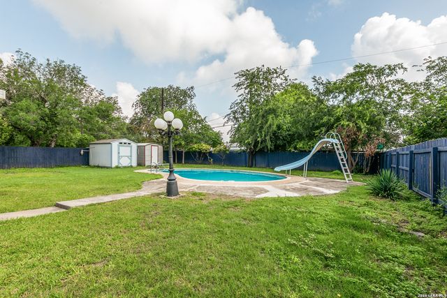 7815 WESTSHIRE DR, San Antonio, TX 78227