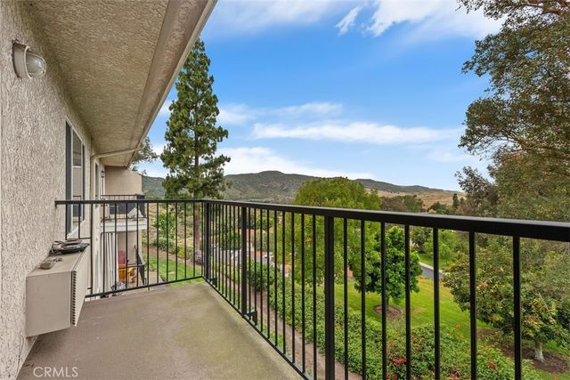 3486 Bahia Blanca 3-D, Laguna Woods, CA 92637