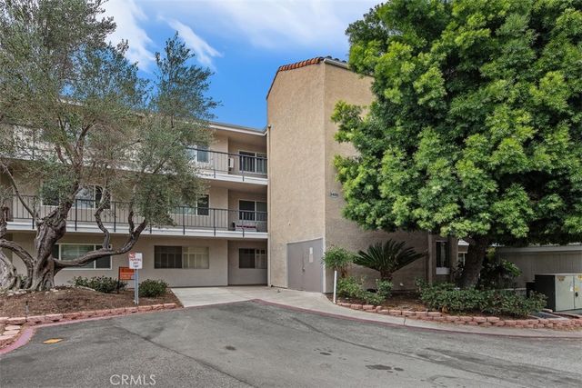 3486 Bahia Blanca 3-D, Laguna Woods, CA 92637