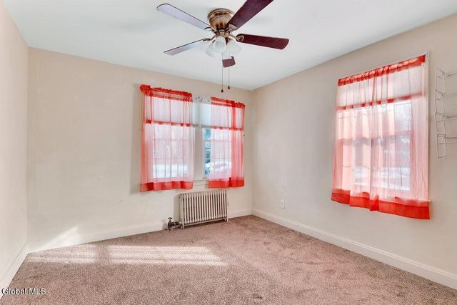 6 Mayflower Drive, Schenectady, NY 12306