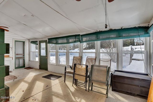 6 Mayflower Drive, Schenectady, NY 12306