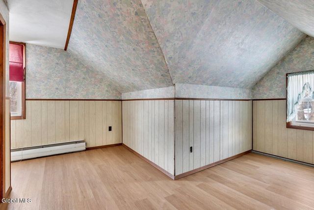 6 Mayflower Drive, Schenectady, NY 12306