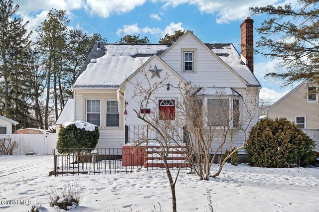 6 Mayflower Drive, Schenectady, NY 12306