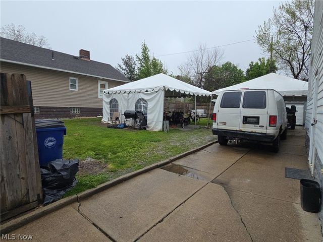 7808 Connecticut Avenue, Cleveland, OH 44105