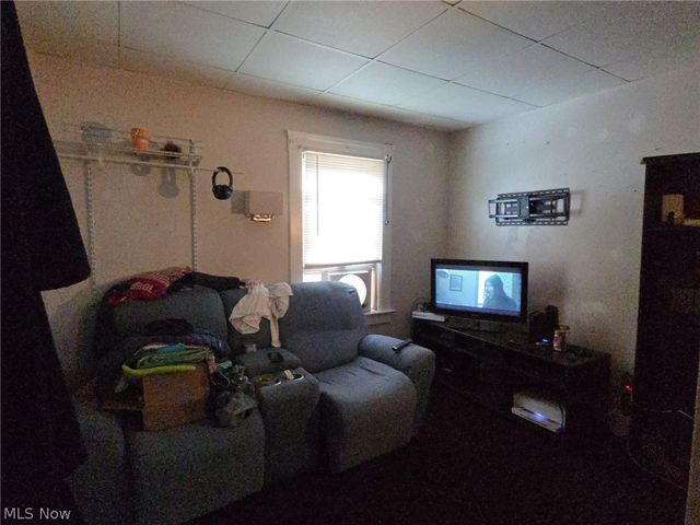 7808 Connecticut Avenue, Cleveland, OH 44105