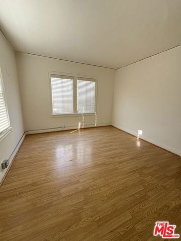 173 N Mariposa Avenue, Los Angeles, CA 90004