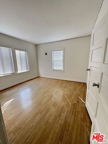 173 N Mariposa Avenue, Los Angeles, CA 90004